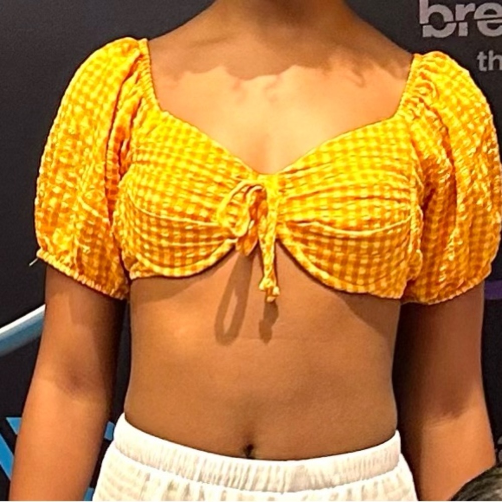 Yellow sweetheart crop top with puffy sleeves